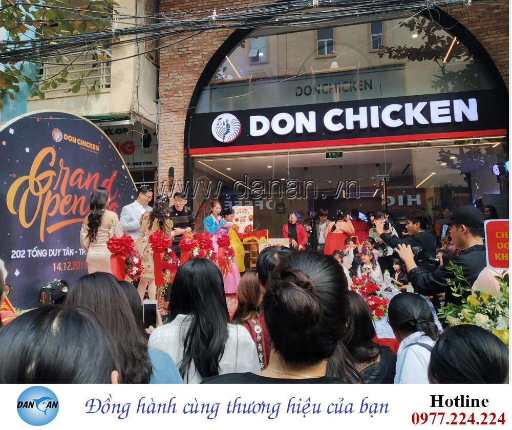 Thi công biển hiệu nhà hàng Don Chicken tại Thanh Hóa